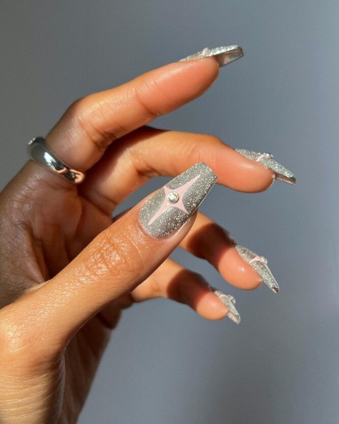 Блестки на ногтях – модные идеи маникюра с блестками, дизайн ногтей блестками