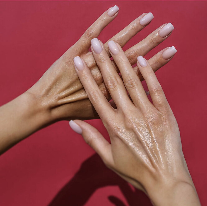 20 Chic French Manicure Designs for the Modern Woman